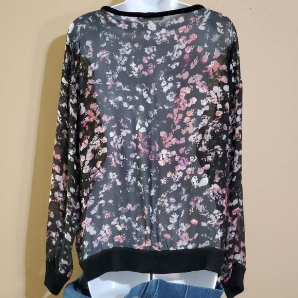 Vince Camuto Sheer Top - Picture 4 of 6